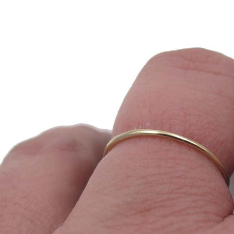 Gold Stacking Round Wire Ring – Joanna Gollberg